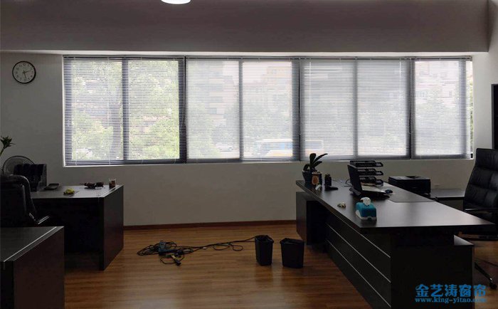 佛山禪城區季華路1506創意城辦公室百葉窗簾安裝工程 佛山禪城區季華路1506創意城辦公室百葉窗簾安裝工程