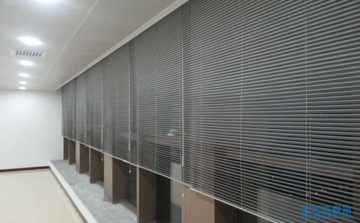 百葉窗簾的材質有哪些?百葉窗簾什么材質的好? 郎絲百葉簾