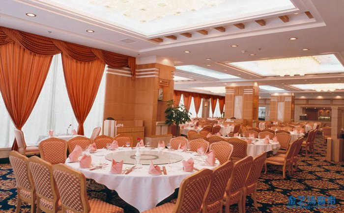 窗簾都有哪些款式?金藝濤窗簾網(wǎng)為你介紹 布簾